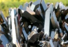 【オブシディアン完全ガイド】歴史や意味、お手入れ方法を解説