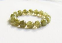 【グリーンルチルクォーツ 完全ガイド】効果や意味、歴史やお手入れ方法を解説