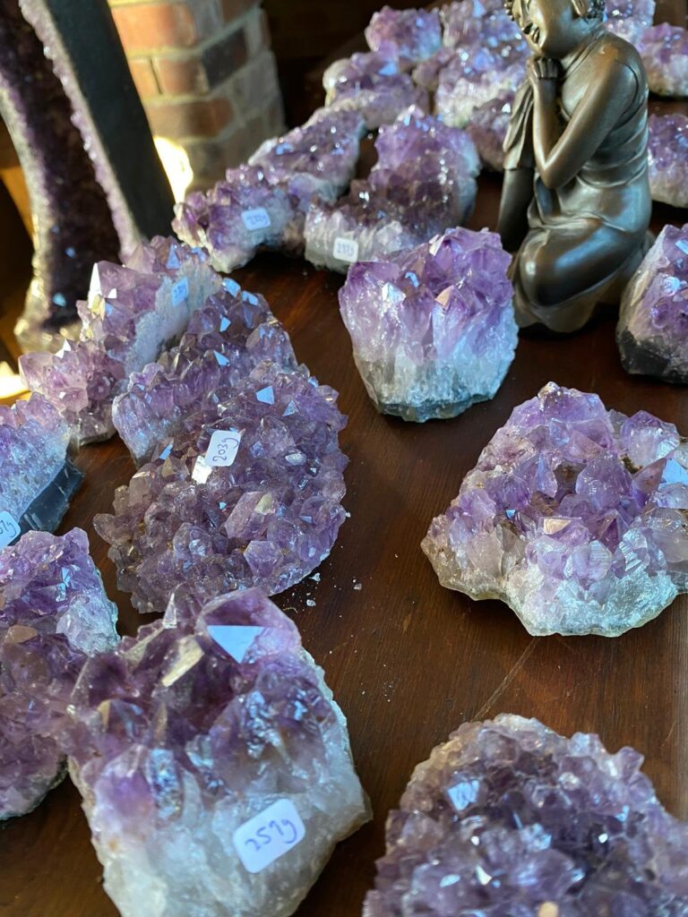 アメジストクラスター/原石】プレミアムグレード 150-300g - 約8‐12cm